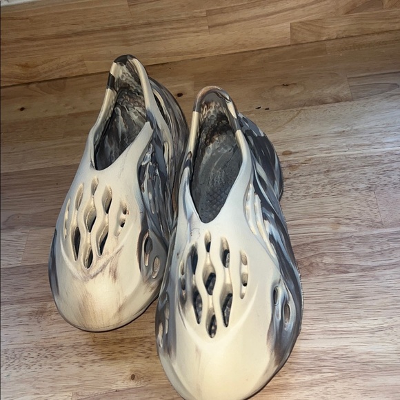 adidas Men's Tan and Black Mules